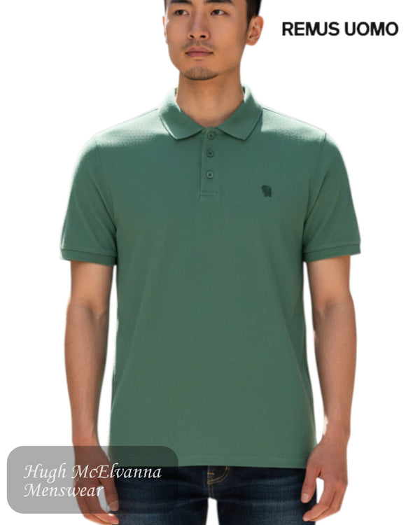 Front view of Remus Uomo green short sleeve polo shirt featuring a classic collar and embroidered designer logo.